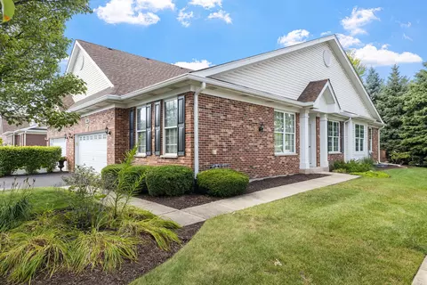2801 Bond Cir, Naperville, IL 60563