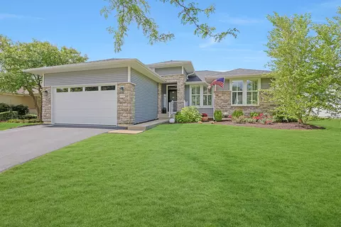 12945 Oak Grove Dr, Huntley, IL 60142