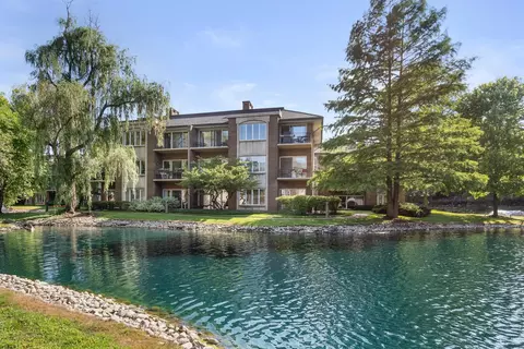3 Oak Brook Club Dr #E307, Oak Brook, IL 60523