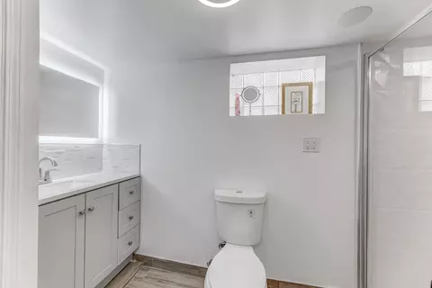 Bath - Undisclosed, Chicago, IL 60628 photo 3 of 5