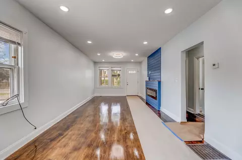 Living - Undisclosed, Chicago, IL 60628 photo 1 of 3
