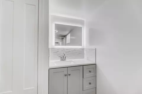 Bath - Undisclosed, Chicago, IL 60628 photo 4 of 5