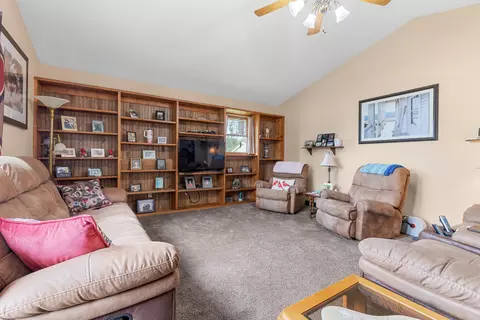 15212 Willowbrook Rd, South Beloit, IL 61080 photo 3