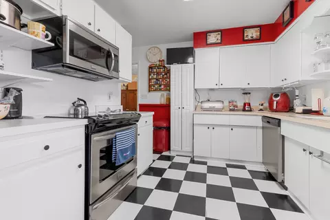 15212 Willowbrook Rd, South Beloit, IL 61080 photo 8