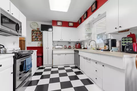 15212 Willowbrook Rd, South Beloit, IL 61080 photo 7