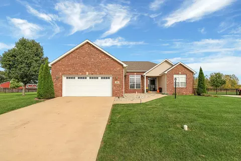300 Weldon Springs Rd, Monticello, IL 61856