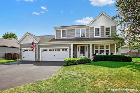 126 Oakton St, Mchenry, IL 60050