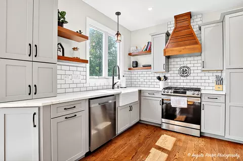 Kitchen - 126 Oakton St, Mchenry, IL 60050 photo 4 of 5