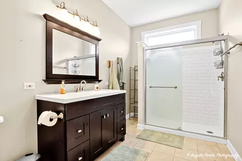 Bath - 126 Oakton St, Mchenry, IL 60050 photo 2 of 5