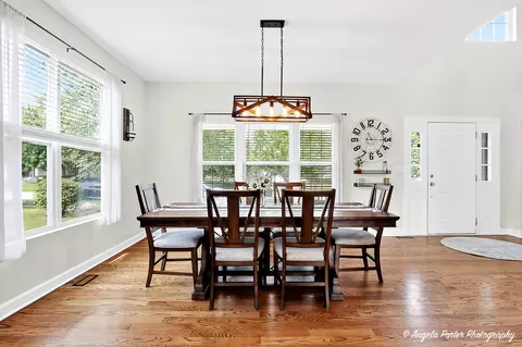 Dining - 126 Oakton St, Mchenry, IL 60050 photo 1 of 2