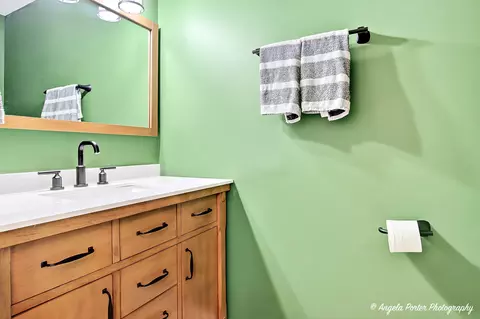 Bath - 126 Oakton St, Mchenry, IL 60050 photo 1 of 5