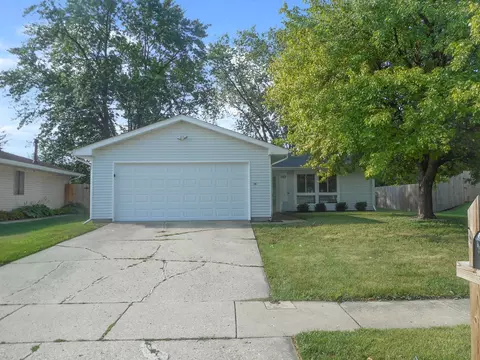 1127 Highbury Dr, Elgin, IL 60120