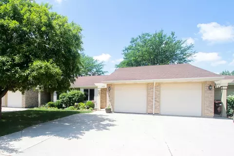 10859 Timer Dr W #2, Huntley, IL 60142