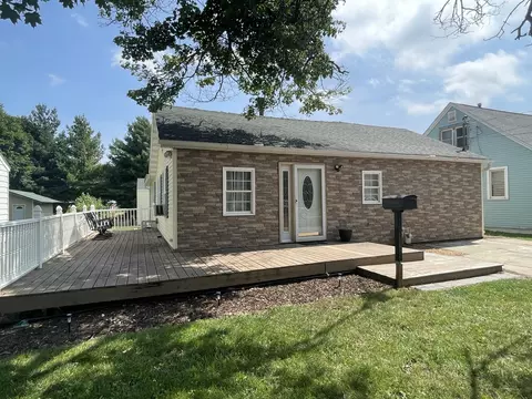 1406 Avenue K, Sterling, IL 61081