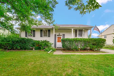 336 Cherry Ln, Glenview, IL 60025