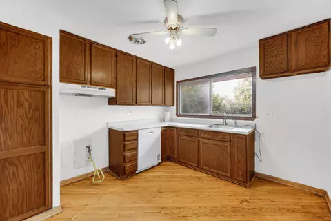 Kitchen - 336 Cherry Ln, Glenview, IL 60025 photo 3 of 3