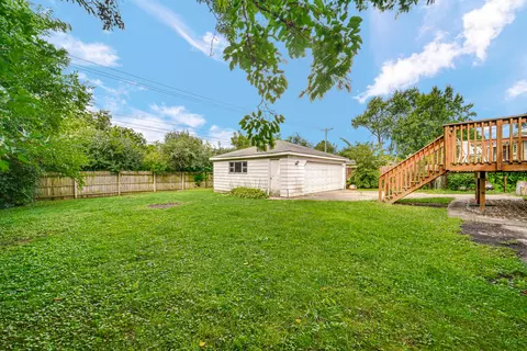 Exterior - 336 Cherry Ln, Glenview, IL 60025 photo 4 of 6
