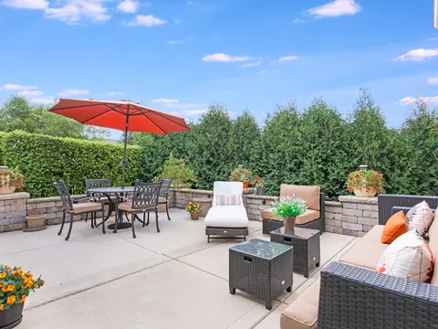 2708 Chevy Chase Ln, Naperville, IL 60564 photo 2