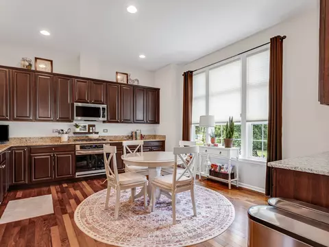 2708 Chevy Chase Ln, Naperville, IL 60564 photo 3