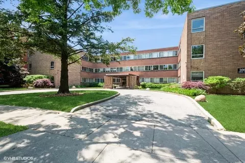 200 Ridge Ave #2C, Evanston, IL 60202