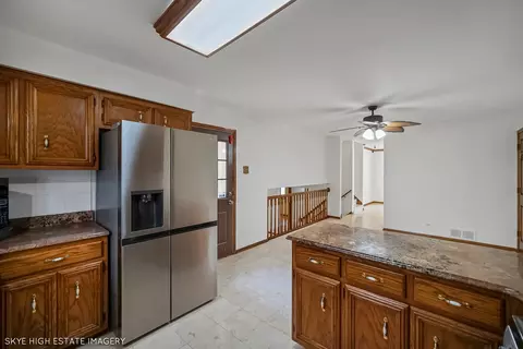 9149 Beloit Ave, Bridgeview, IL 60455 photo 17