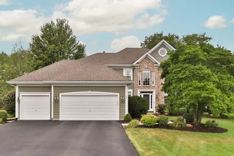 22 Dorchester Ct, Hawthorn Woods, IL 60047