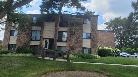 208 Dunteman Dr #202, Glendale Heights, IL 60139
