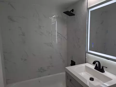 Bath - 803 Valley Stream Dr, Wheeling, IL 60090 photo 2 of 2