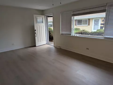 Living - 803 Valley Stream Dr, Wheeling, IL 60090 photo 2 of 2