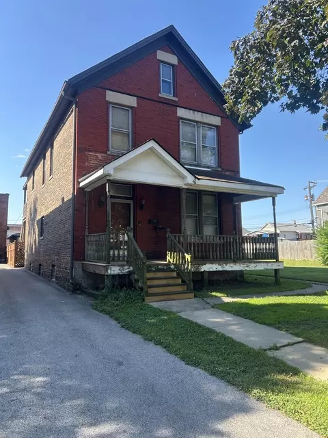 2335 Walnut St, Blue Island, IL 60406