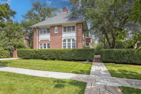 406 Linden Ave, Oak Park, IL 60302