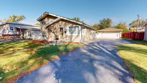 700 W Pleasant Ave, Villa Park, IL 60181