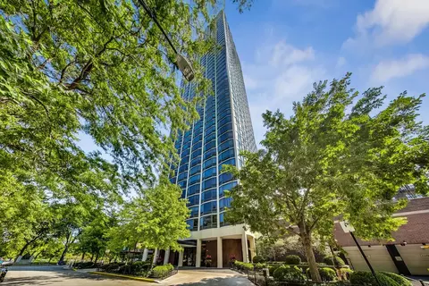 1555 N Astor St #37E, Chicago, IL 60610