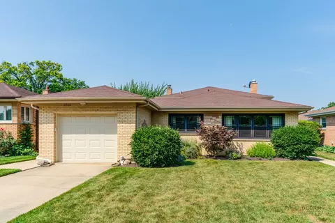 8928 Oswego Ave, Morton Grove, IL 60053
