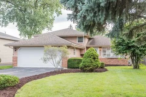 1 N344 Darling St, Carol Stream, IL 60188