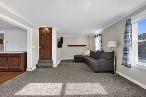 432 E 8th St, Lockport, IL 60441 photo 5