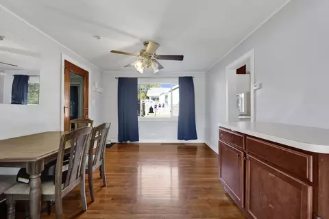 432 E 8th St, Lockport, IL 60441 photo 3