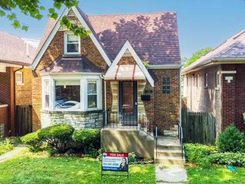 5836 N Rockwell St, Chicago, IL 60659