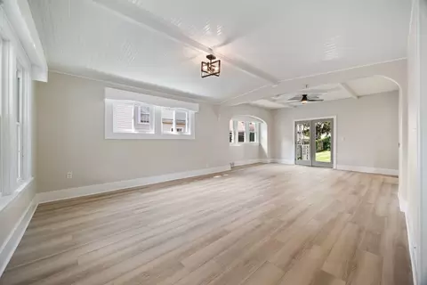 743 Jackson St, Aurora, IL 60505 photo 4