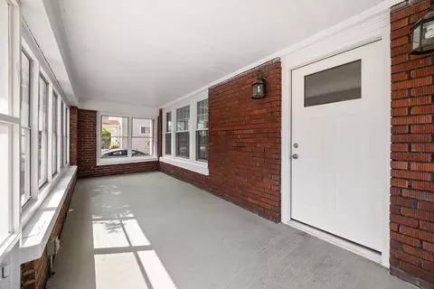 743 Jackson St, Aurora, IL 60505 photo 2
