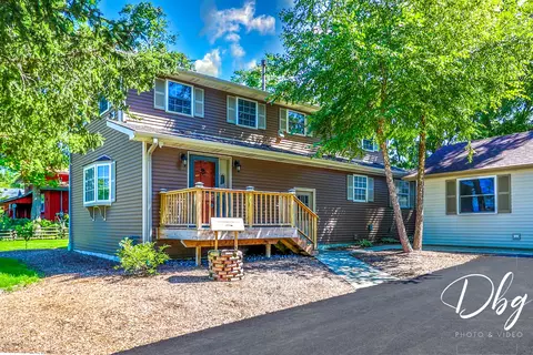 25721 W Lakeview Ave, Wauconda, IL 60084