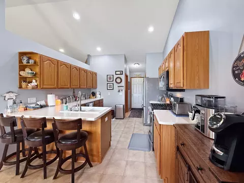 3184 Sandy Pointe Dr #11B, Freeport, IL 61032 photo 9