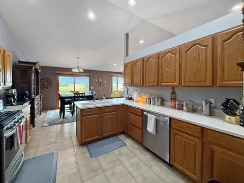 3184 Sandy Pointe Dr #11B, Freeport, IL 61032 photo 10