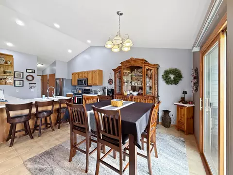 3184 Sandy Pointe Dr #11B, Freeport, IL 61032 photo 12