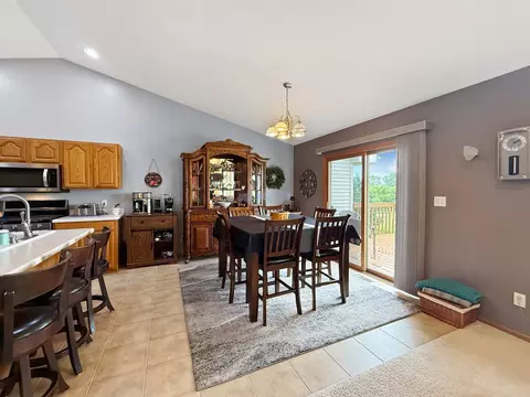 3184 Sandy Pointe Dr #11B, Freeport, IL 61032 photo 11