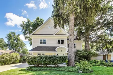 2621 Lake Ave, Wilmette, IL 60091