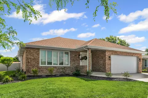 19725 S Schoolhouse Rd, Mokena, IL 60448