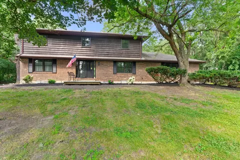 36 Ferndale Rd, Deer Park, IL 60010