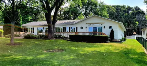 1900 River Terrace Dr, Johnsburg, IL 60051