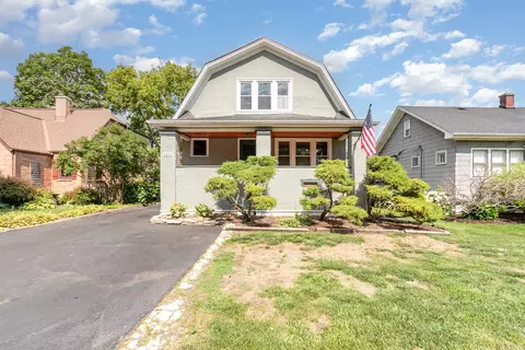 4633 Wolf Rd, Western Springs, IL 60558